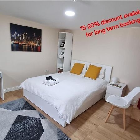 Lovely Studio-Flat With Free Parking, Free Wifi. Leeds  Dış mekan fotoğraf
