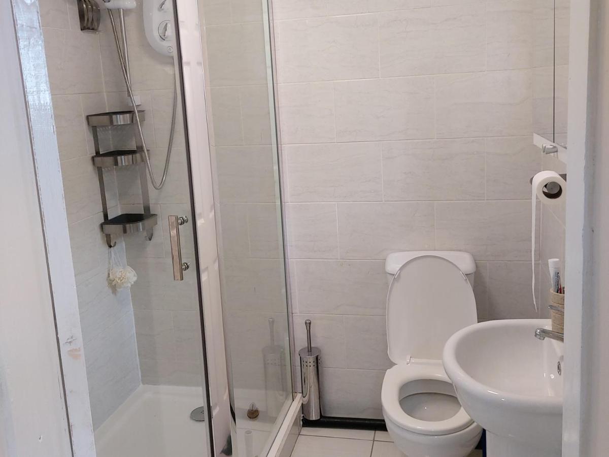 Lovely Studio-Flat With Free Parking, Free Wifi. Leeds  Dış mekan fotoğraf