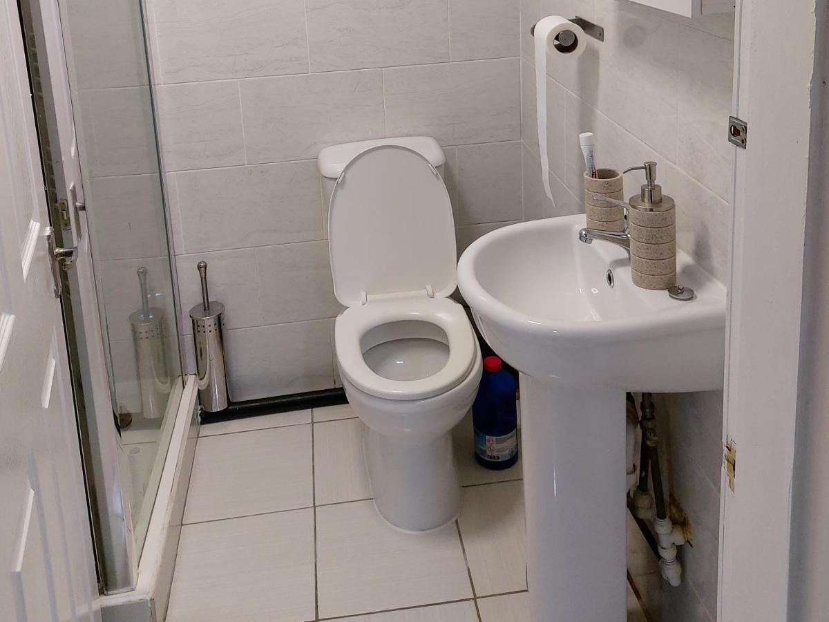 Lovely Studio-Flat With Free Parking, Free Wifi. Leeds  Dış mekan fotoğraf