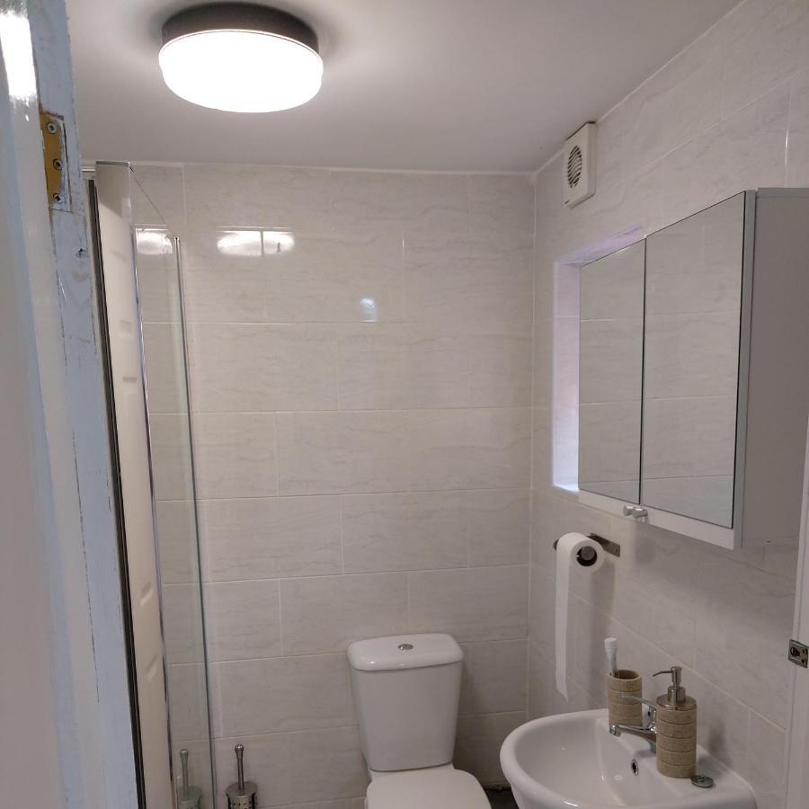 Lovely Studio-Flat With Free Parking, Free Wifi. Leeds  Dış mekan fotoğraf
